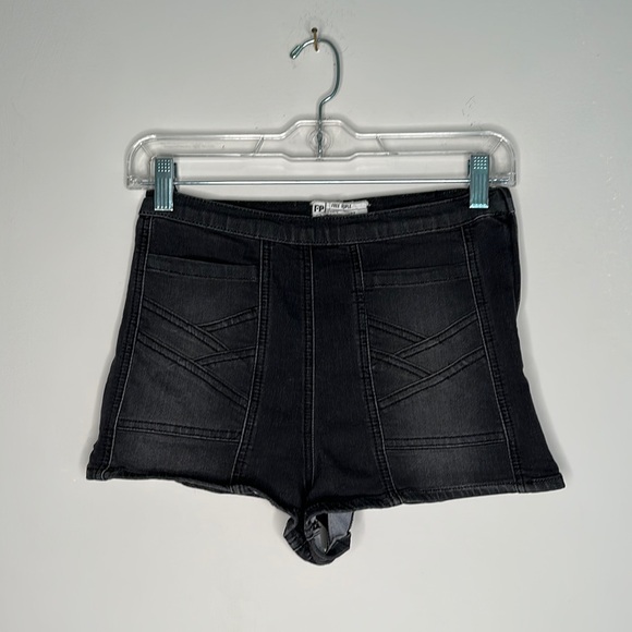 Free People Radar Love Black Booty Denim Shorts Stretch Party Womennsize 27 - Picture 2 of 5
